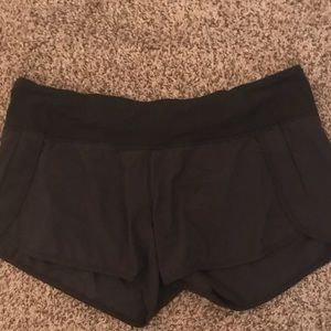 LULULEMON ACTIVE SHORTS